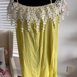 Umgee Mustard Top with Ivory Lace Detail.  NWT